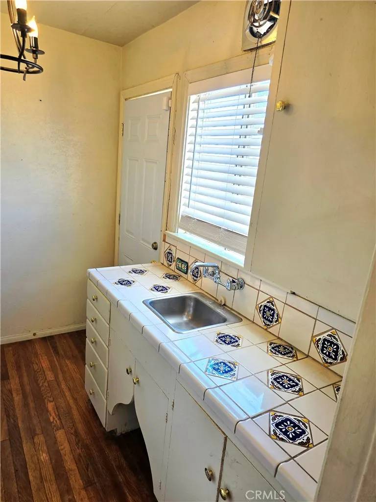 29 Palms, CA 92277,74706 Sunset Drive