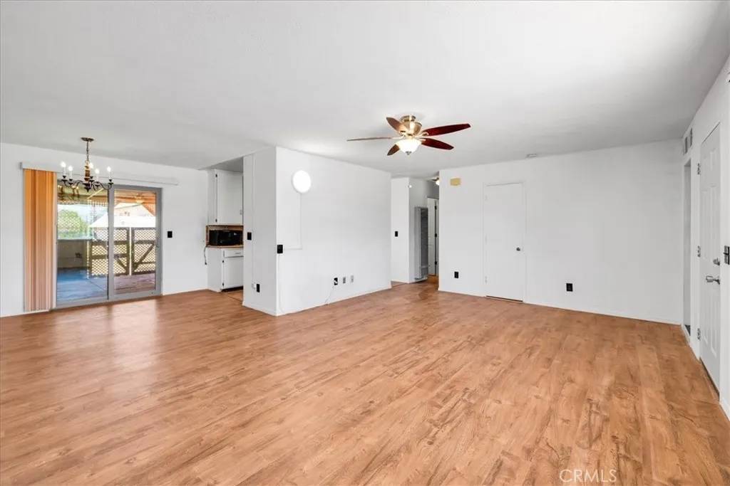 Joshua Tree, CA 92252,61945 Grand View Circle