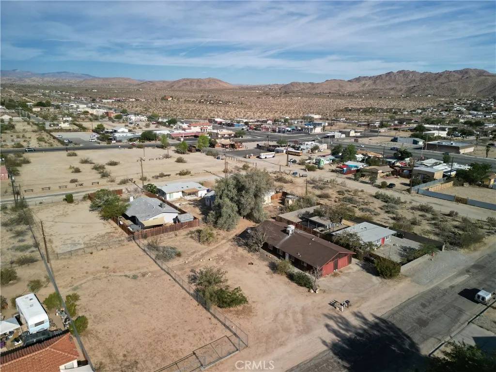 Joshua Tree, CA 92252,61998 El Reposo
