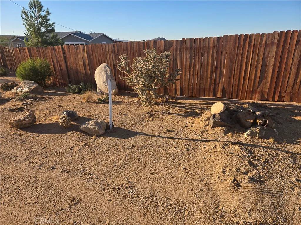 Landers, CA 92285,55560 Massachusets