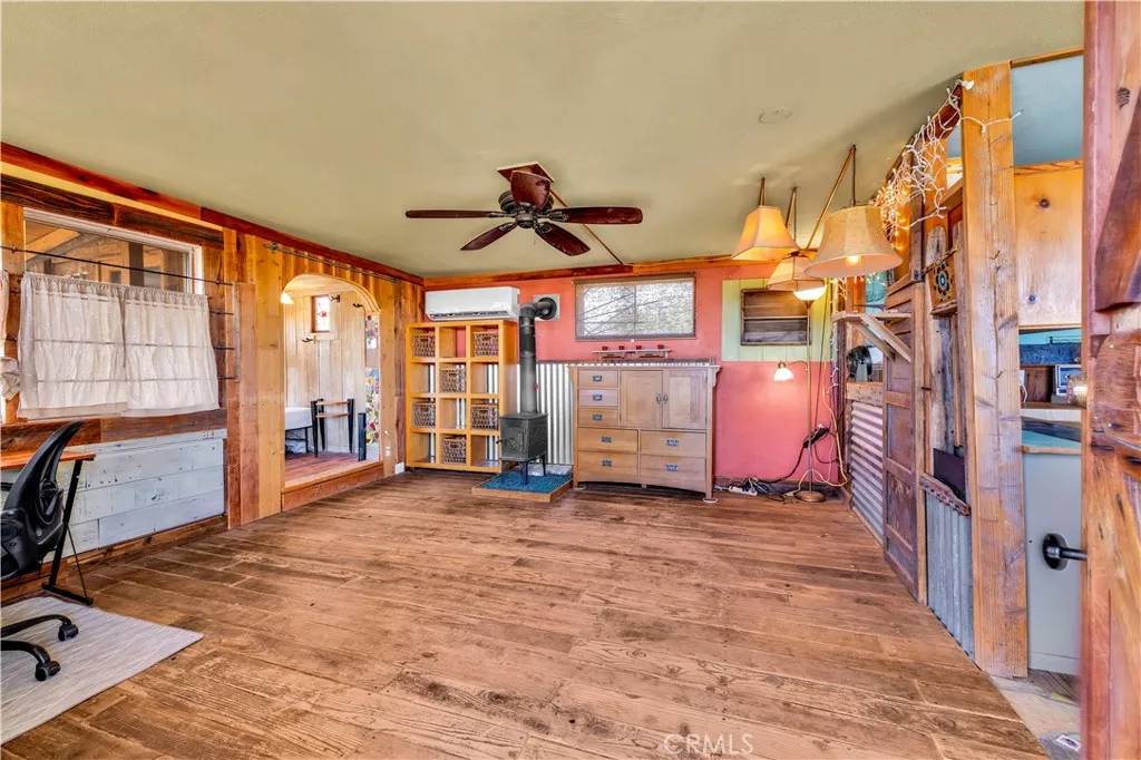 29 Palms, CA 92277,68451 Bellerue Road