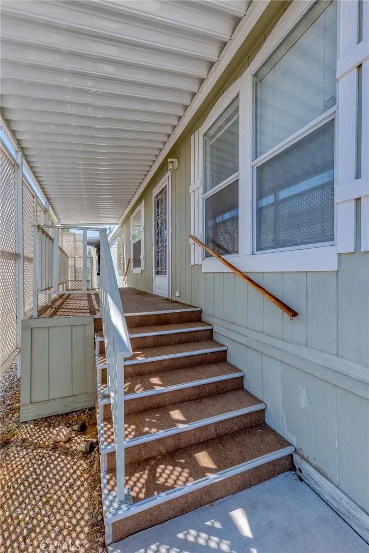 Yucca Valley, CA 92284,56254 29 Palms Hwy #22