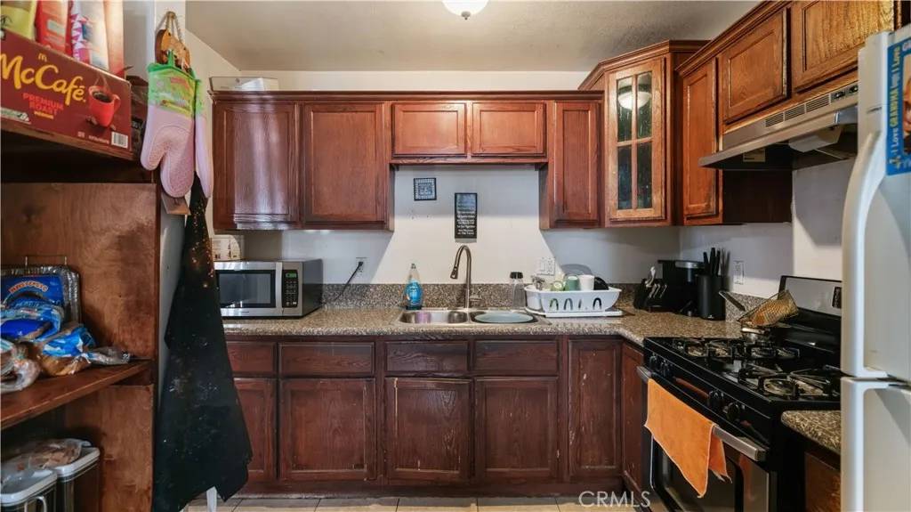 Los Angeles, CA 90011,124 E. 54th Street