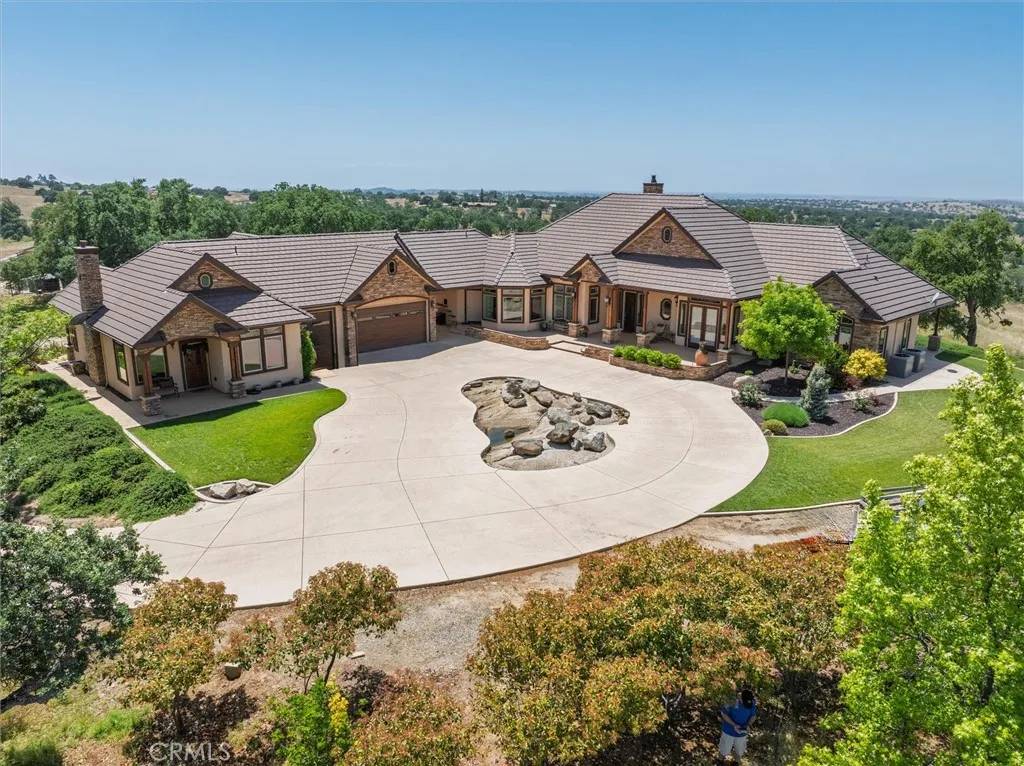 Raymond, CA 93653,34310 Barn Owl Road