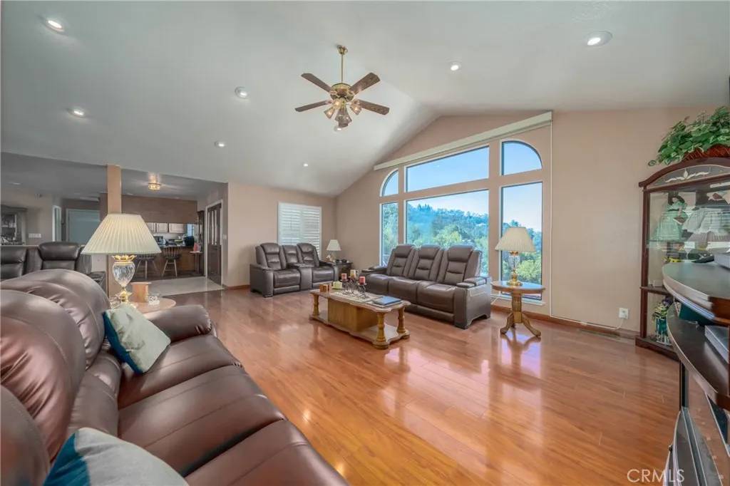 Lucerne, CA 95458,7047 Panoramic Drive