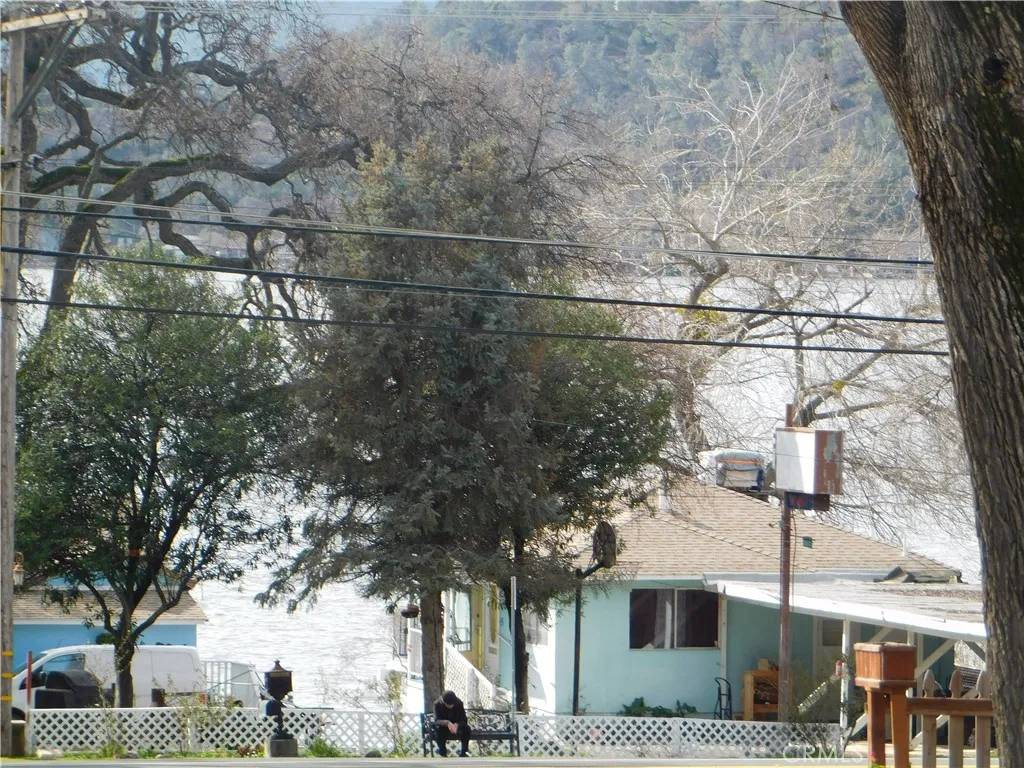 Clearlake Oaks, CA 95423,100 Spring