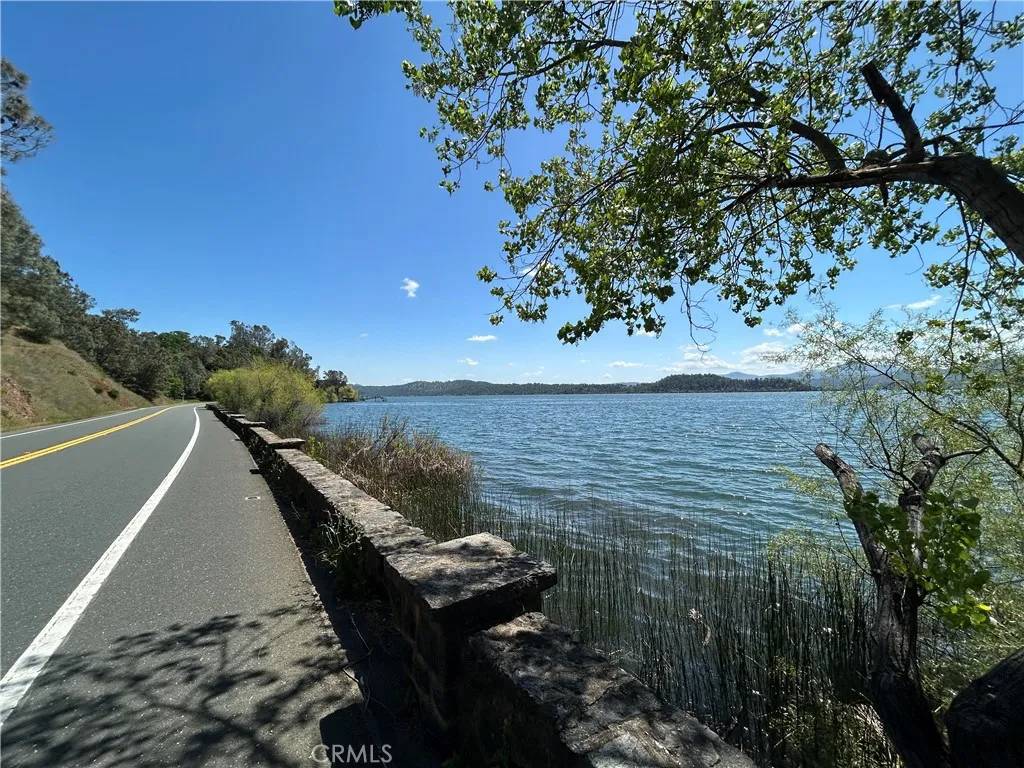 Clearlake Oaks, CA 95423,9725 E Highway 20