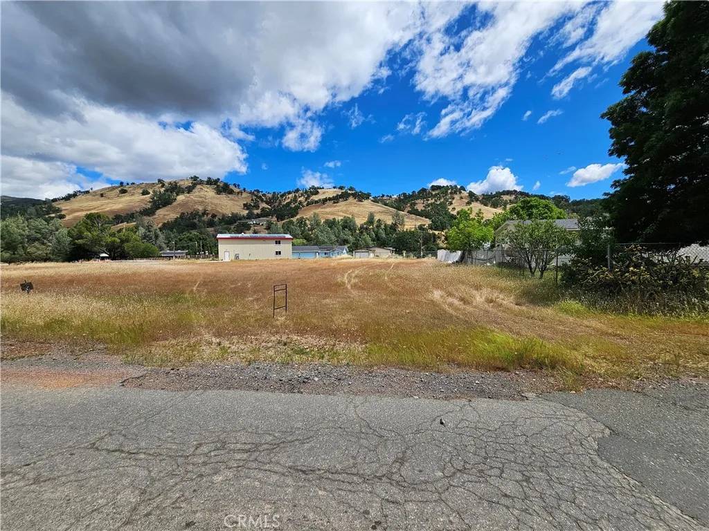 Clearlake Oaks, CA 95423,3144 Spring Valley
