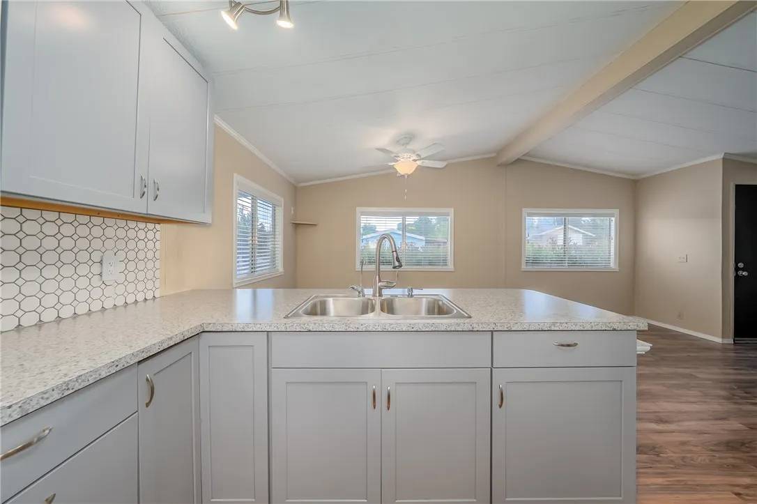 Lakeport, CA 95453,5330 Lakeshore #32
