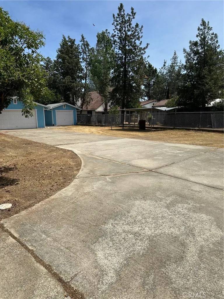 Clearlake Oaks, CA 95423,17307 Dogwood Way