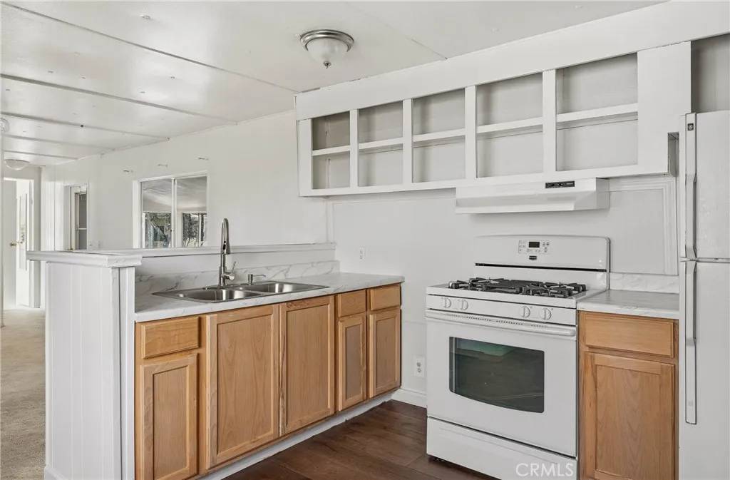 Lucerne, CA 95458,5890 E Highway 20 #11