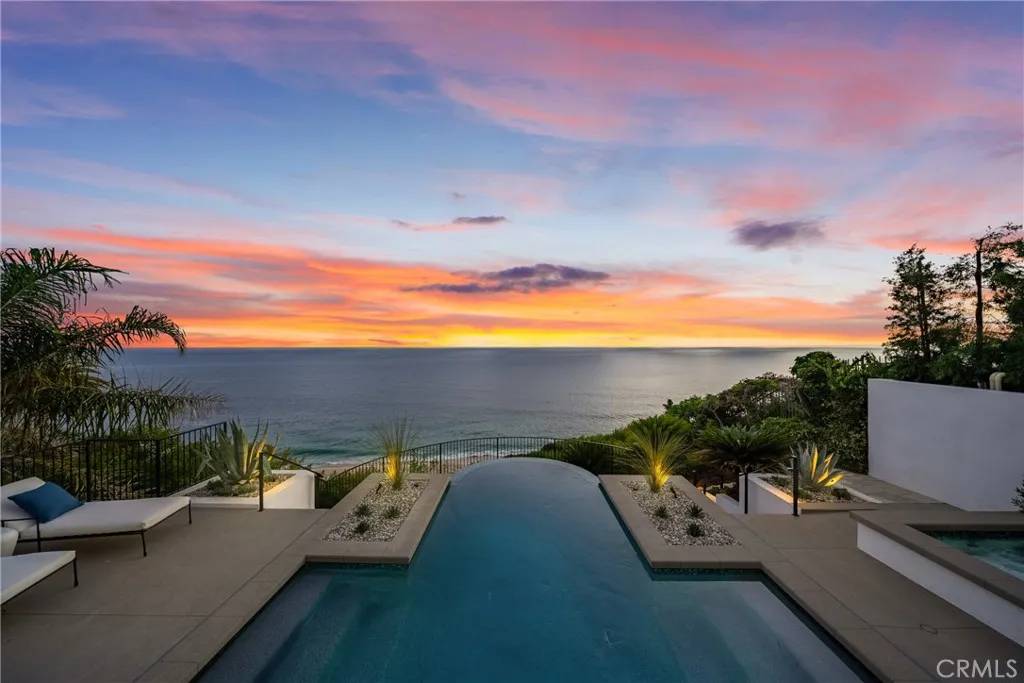 Laguna Beach, CA 92651,32101 S Coast Hwy