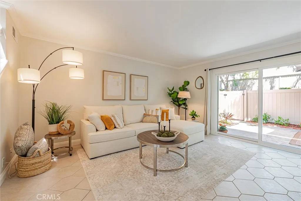 Laguna Hills, CA 92653,6 Autumn Hill Lane