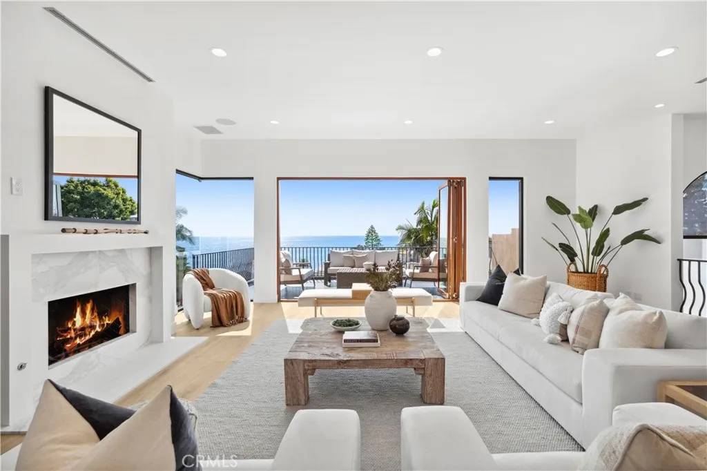 Laguna Beach, CA 92651,163 Nyes Place