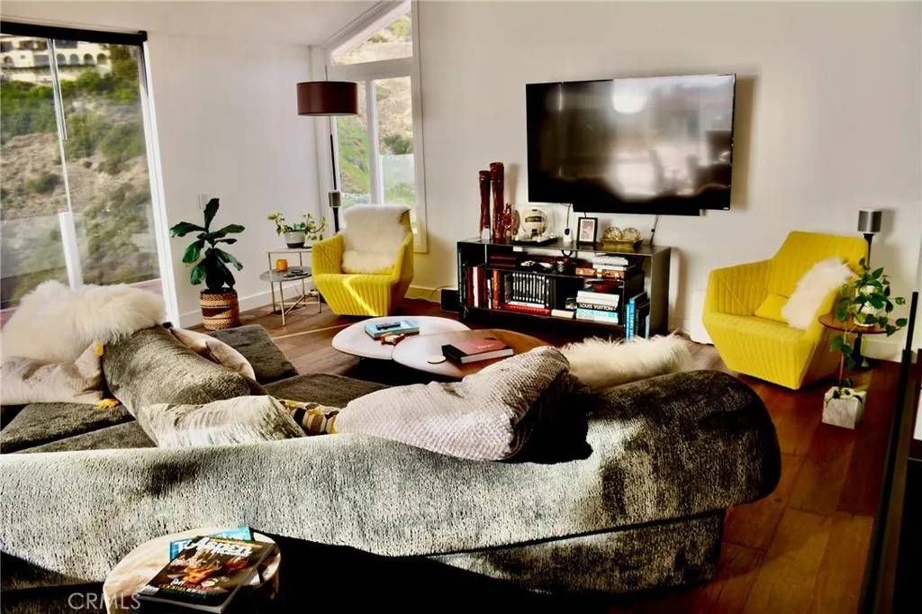 Laguna Beach, CA 92651,343 Emerald Bay