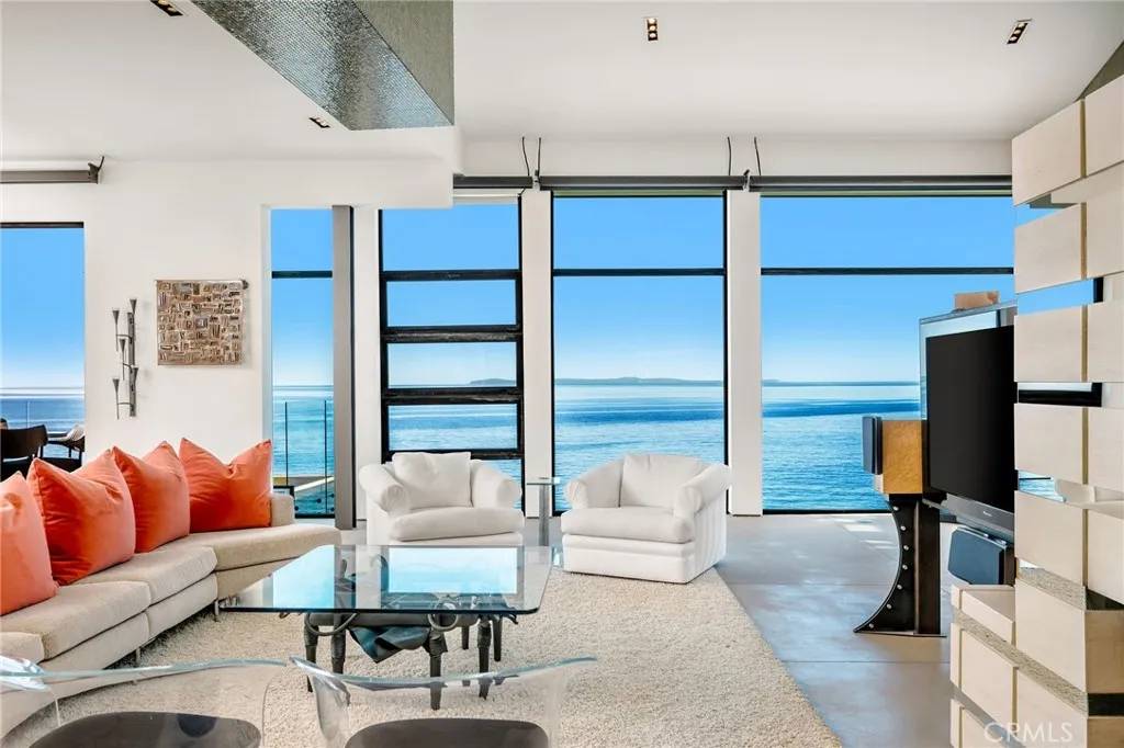 Laguna Beach, CA 92651,2665 Victoria Drive