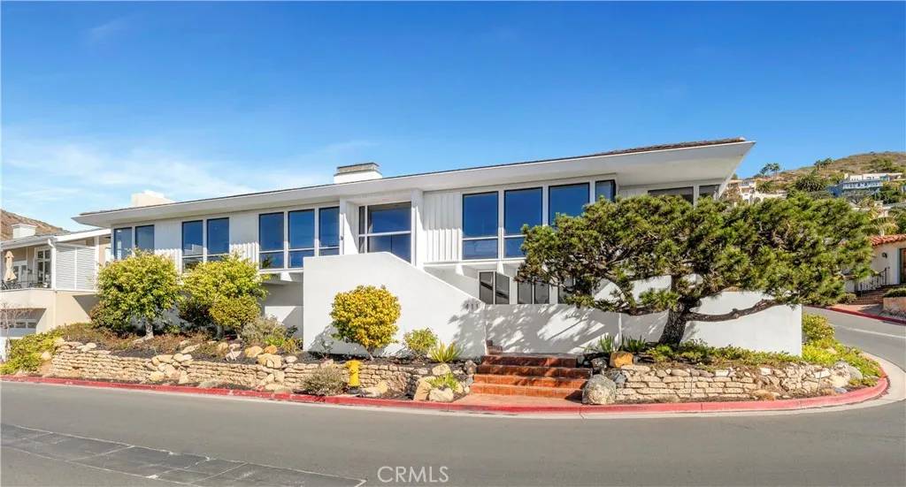 Laguna Beach, CA 92651,411 Emerald Bay