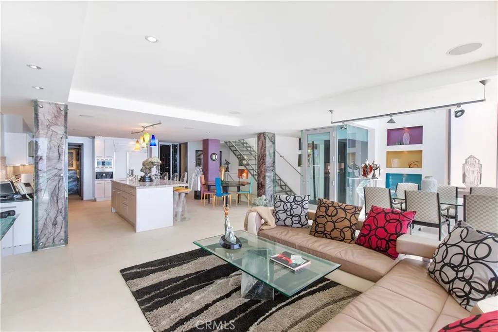 Laguna Beach, CA 92651,1261 Ocean Front