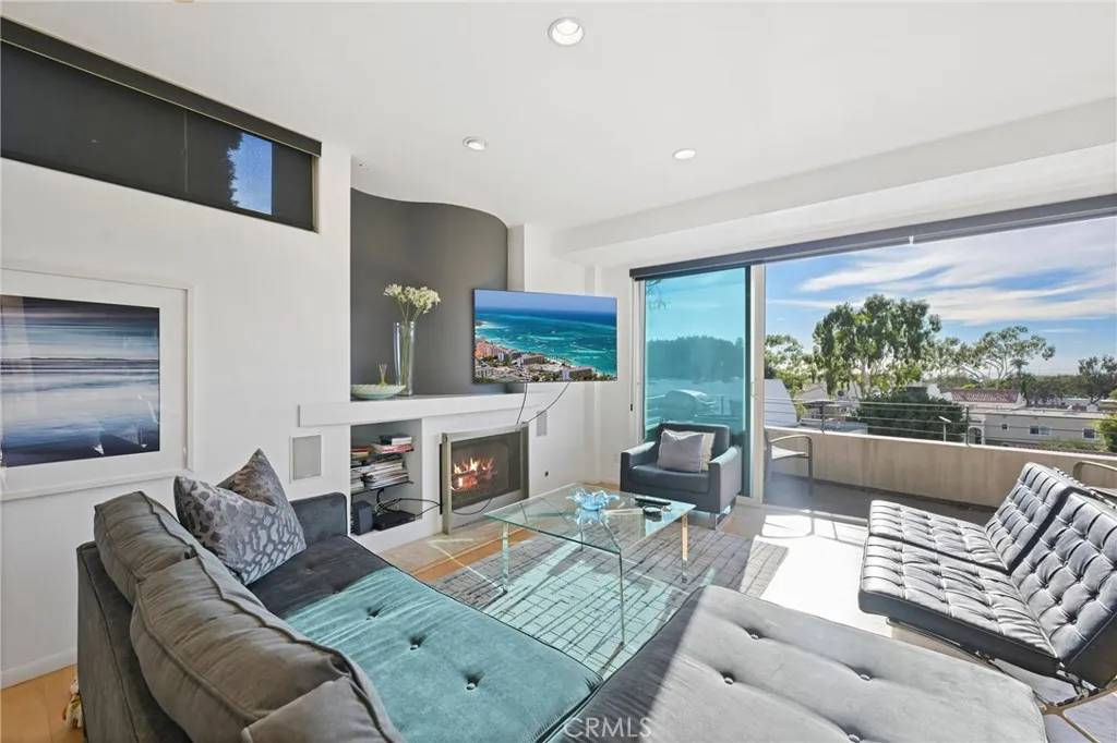 Laguna Beach, CA 92651,326 Loma Terrace