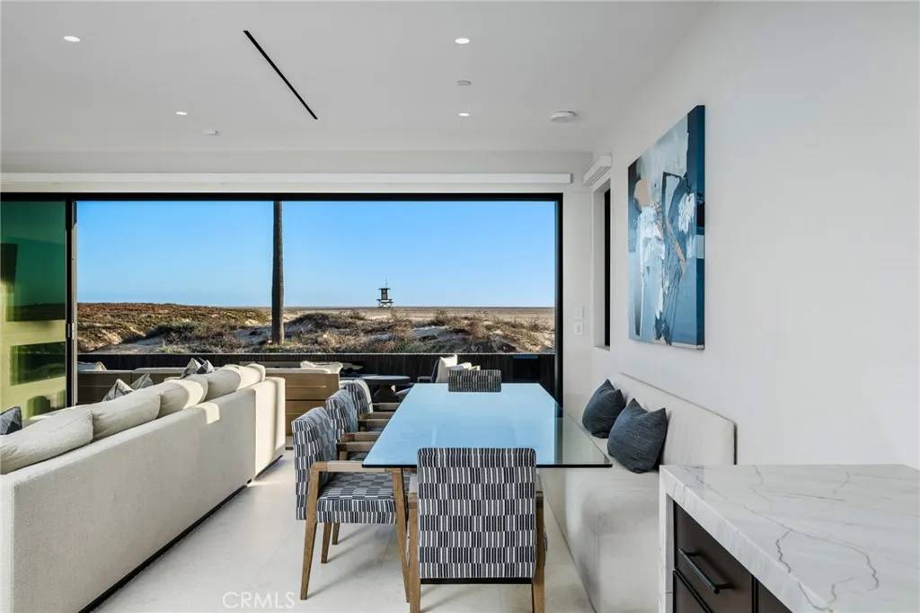 Newport Beach, CA 92661,218 E Oceanfront