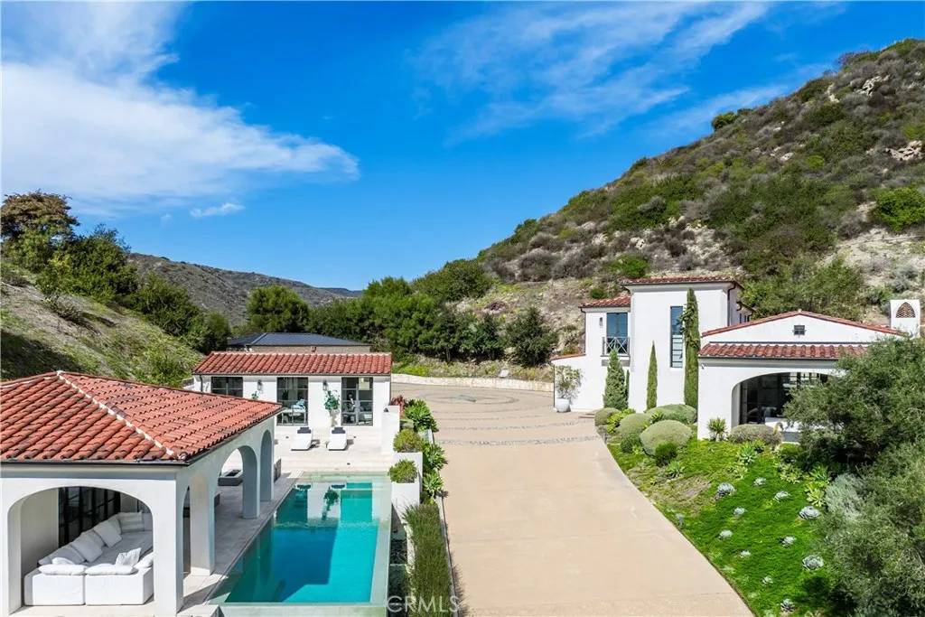 Laguna Beach, CA 92651,272 Canyon Acres Drive