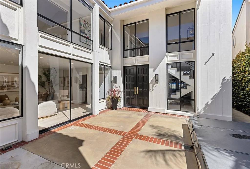 Newport Beach, CA 92660,7 Linda Isle