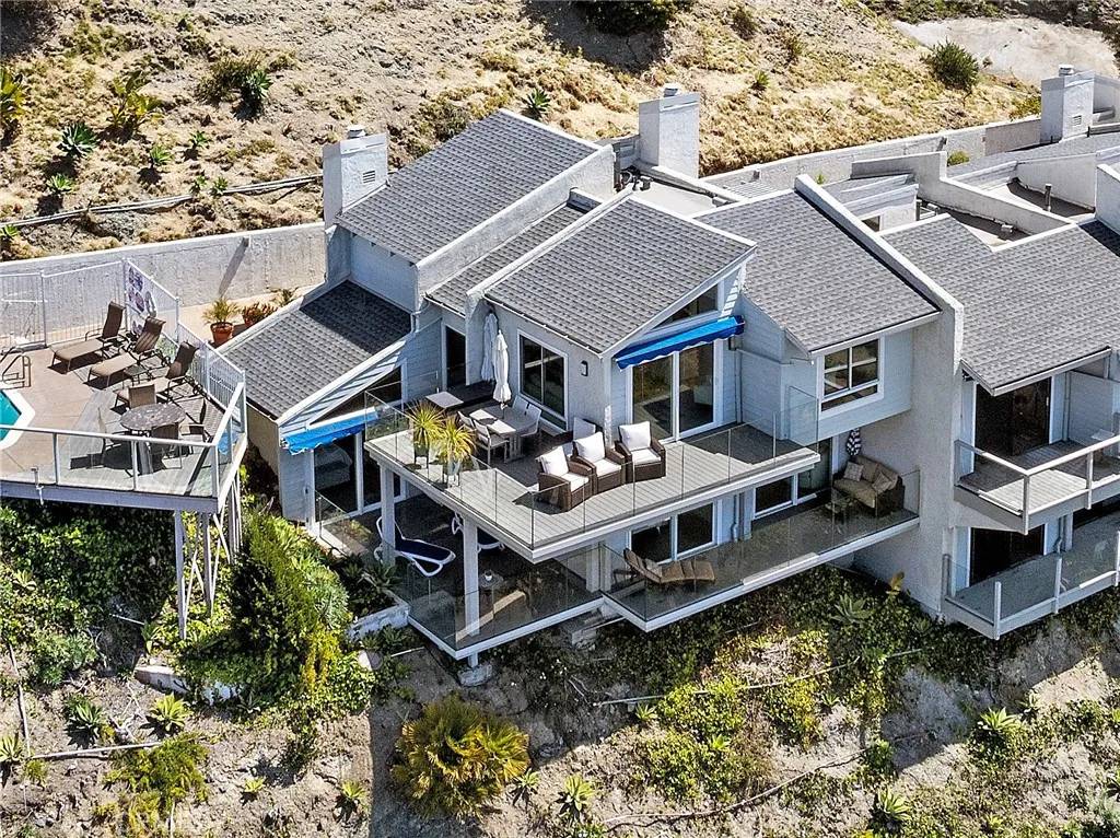 Laguna Beach, CA 92651,21657 Ocean Vista Drive #19
