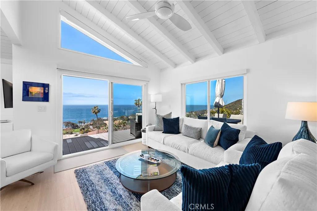 Laguna Beach, CA 92651,21657 Ocean Vista Drive #19