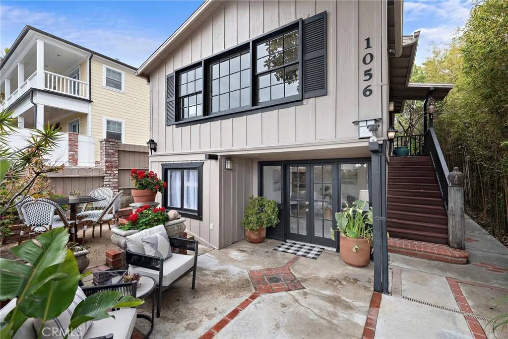 Laguna Beach, CA 92651,1056 Glenneyre Street