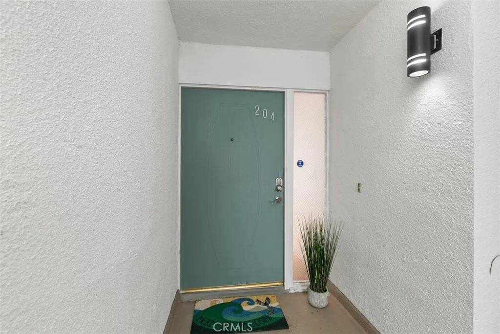 Laguna Beach, CA 92651,21703 Ocean Vista Drive #204
