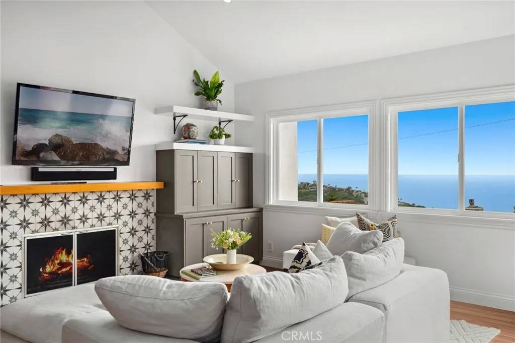 Laguna Beach, CA 92651,2888 Bernard Court