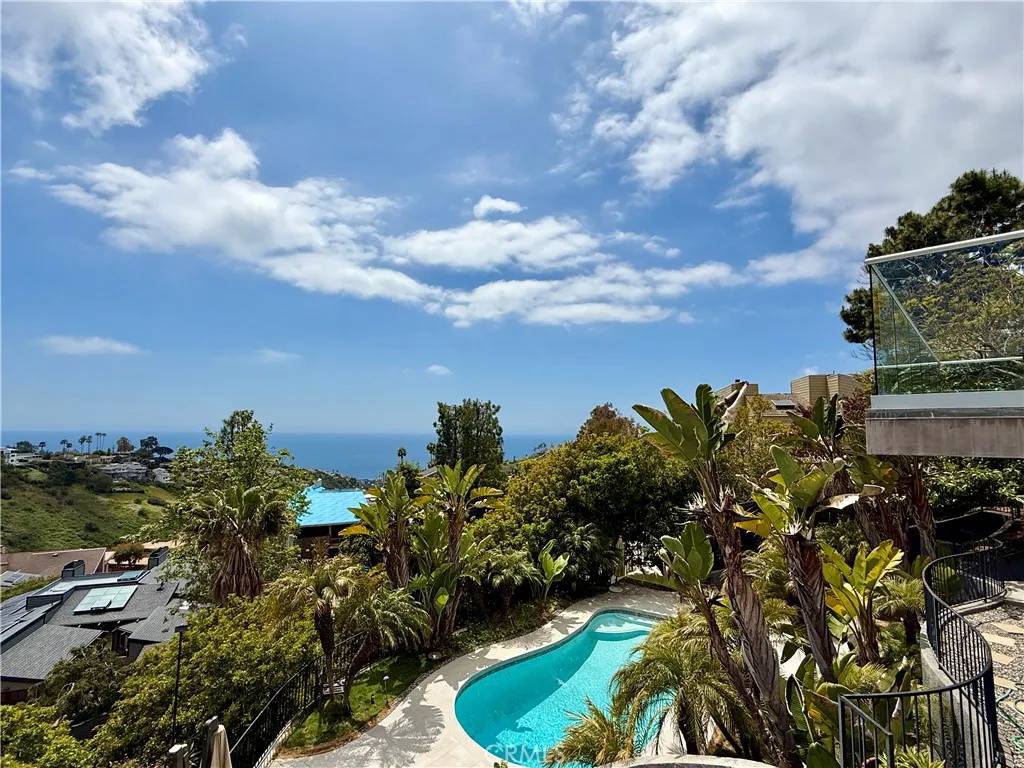 Laguna Beach, CA 92651,2421 Park Avenue