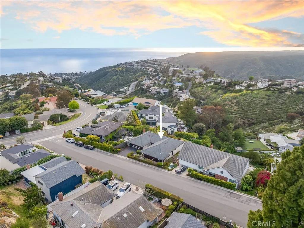 Laguna Beach, CA 92651,3019 Cresta Way