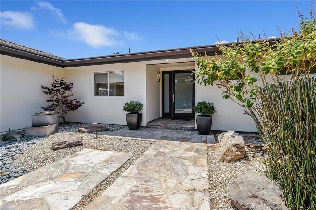 Laguna Beach, CA 92651,2897 Chateau Way