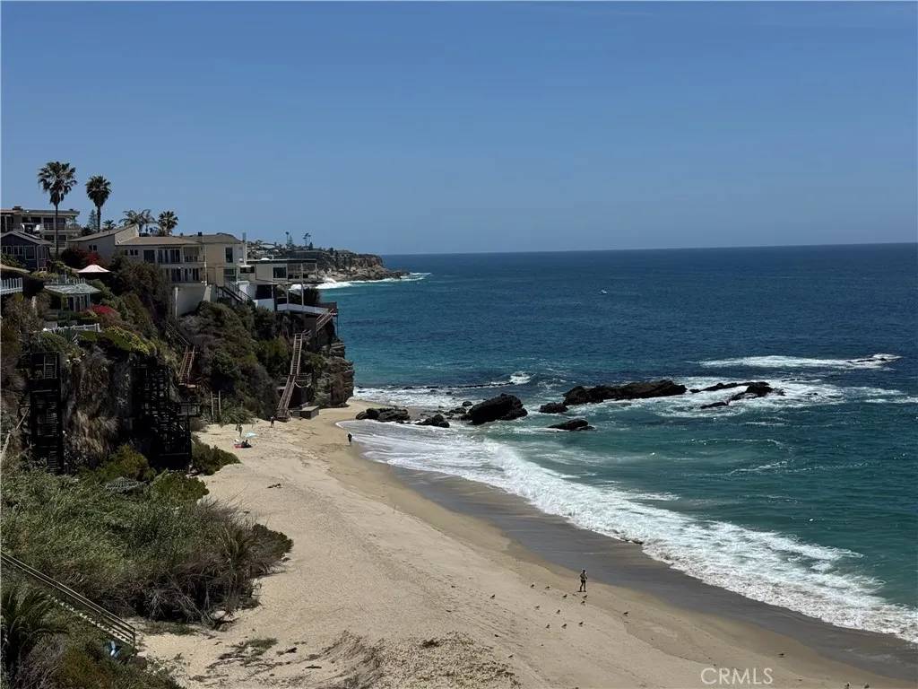 Laguna Beach, CA 92651,31755 Coast Highway #406
