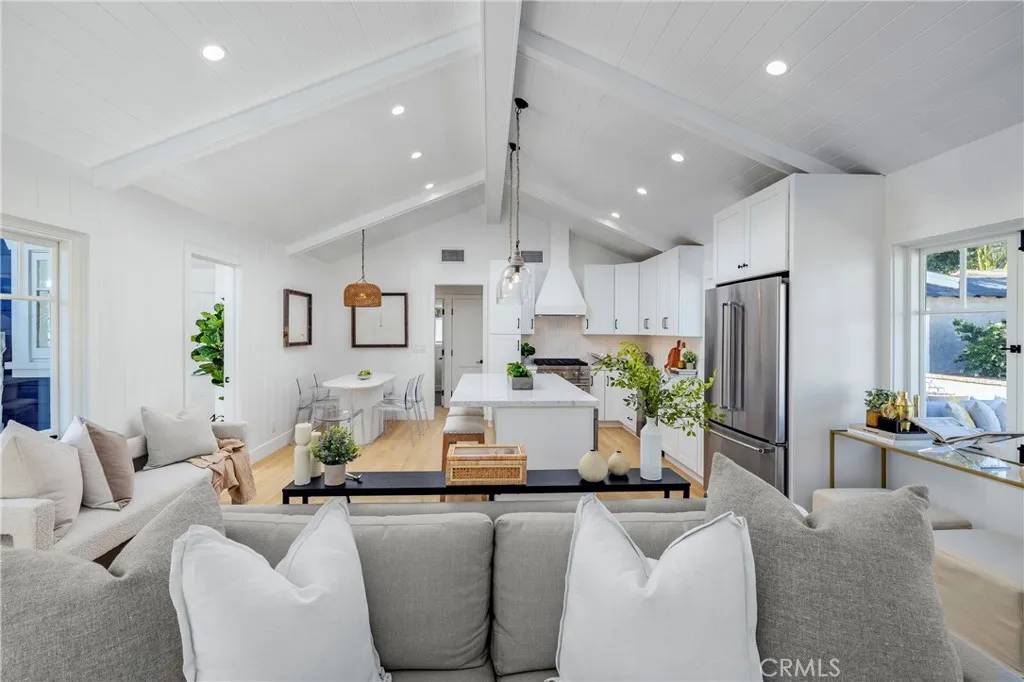 Laguna Beach, CA 92651,556 Through Street
