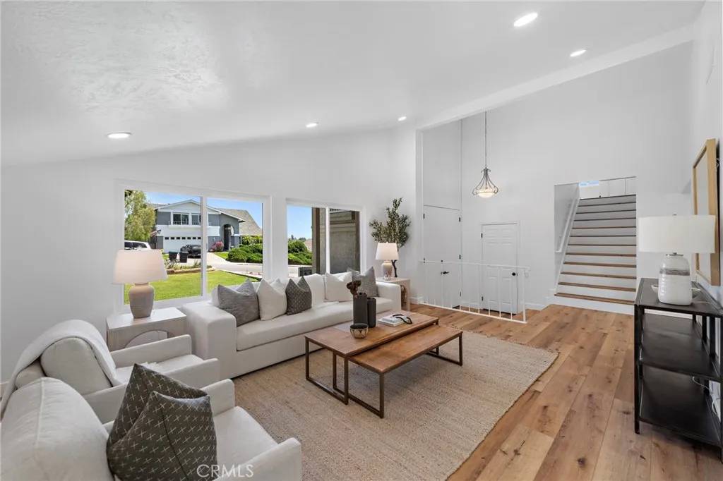 Mission Viejo, CA 92691,27091 Pueblonuevo Drive
