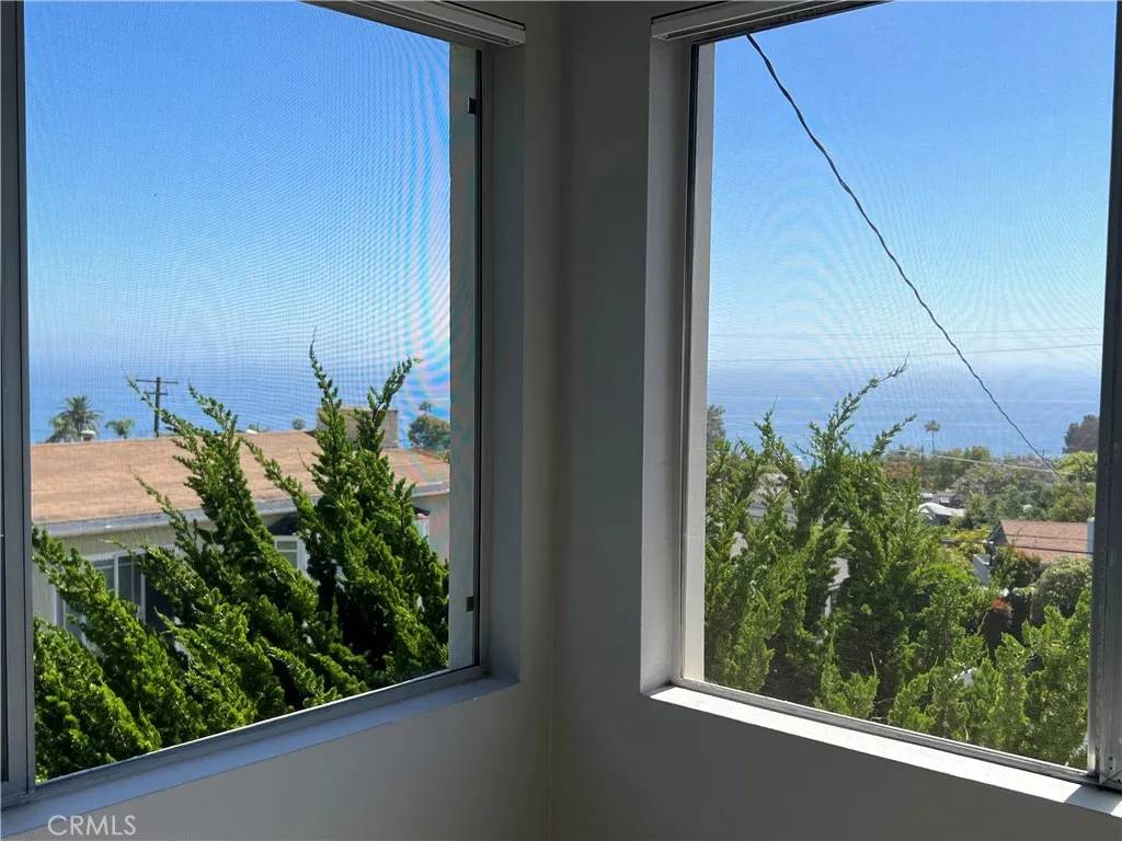 Laguna Beach, CA 92651,31501 Burnside Place