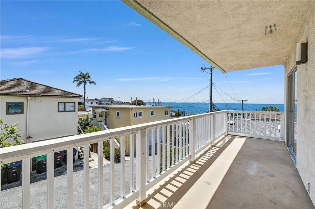 Laguna Beach, CA 92651,289 Wave Street