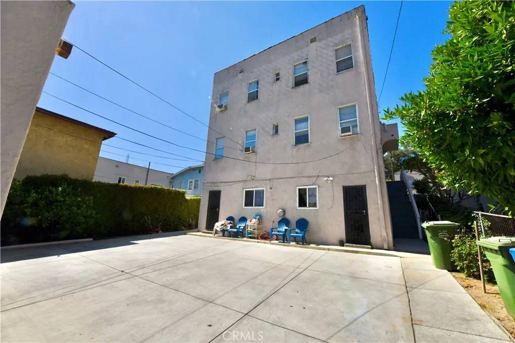 Los Angeles, CA 90063,3945 Woolwine Drive