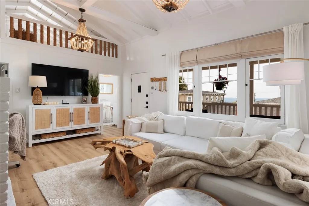 Laguna Beach, CA 92651,31632 2nd Avenue