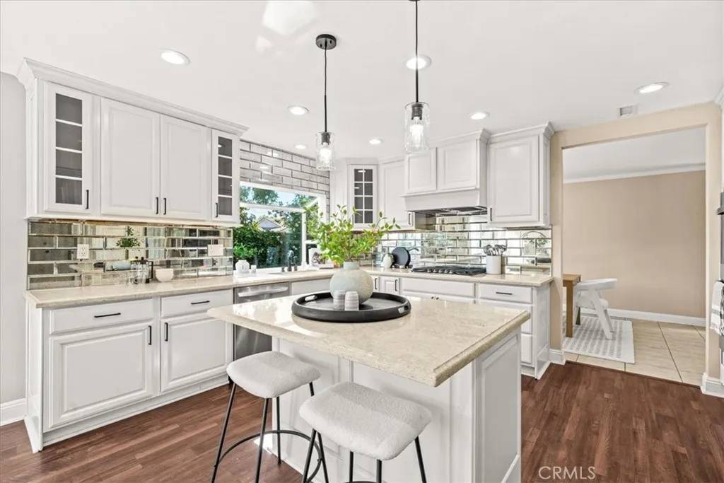 Irvine, CA 92620,3 Christamon West