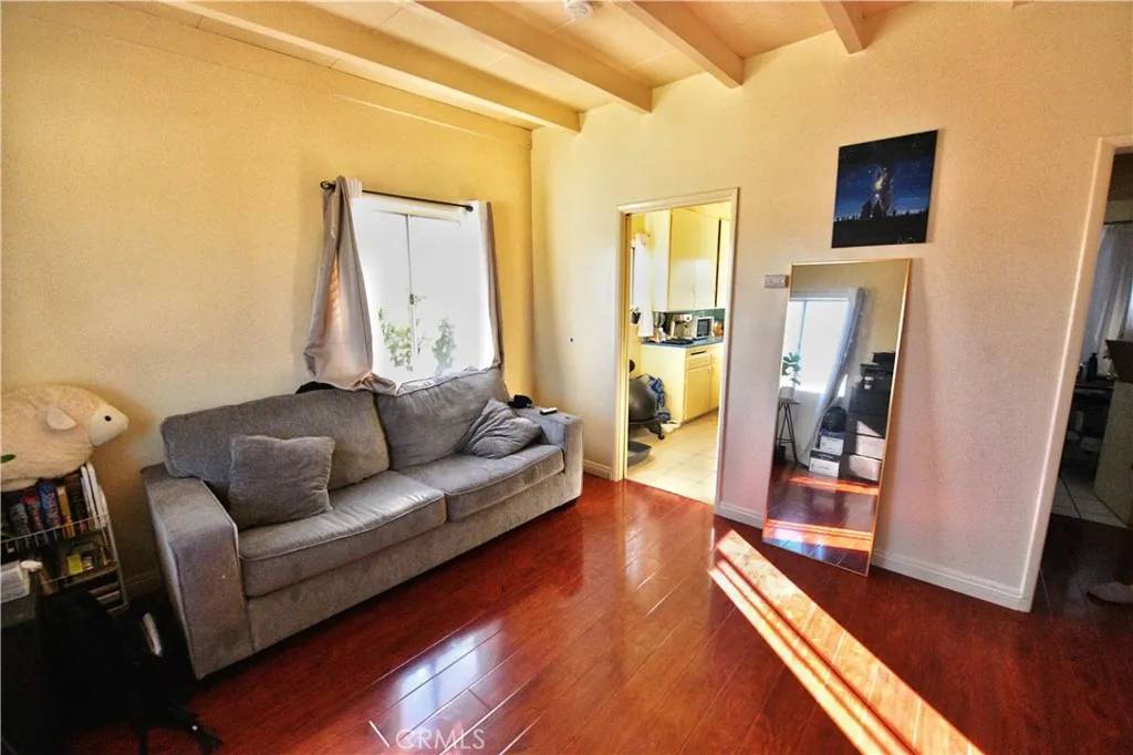 South Gate, CA 90280,10333 California Avenue