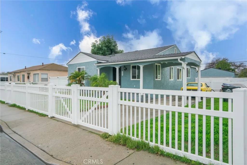 South Gate, CA 90280,9407 Otis Street