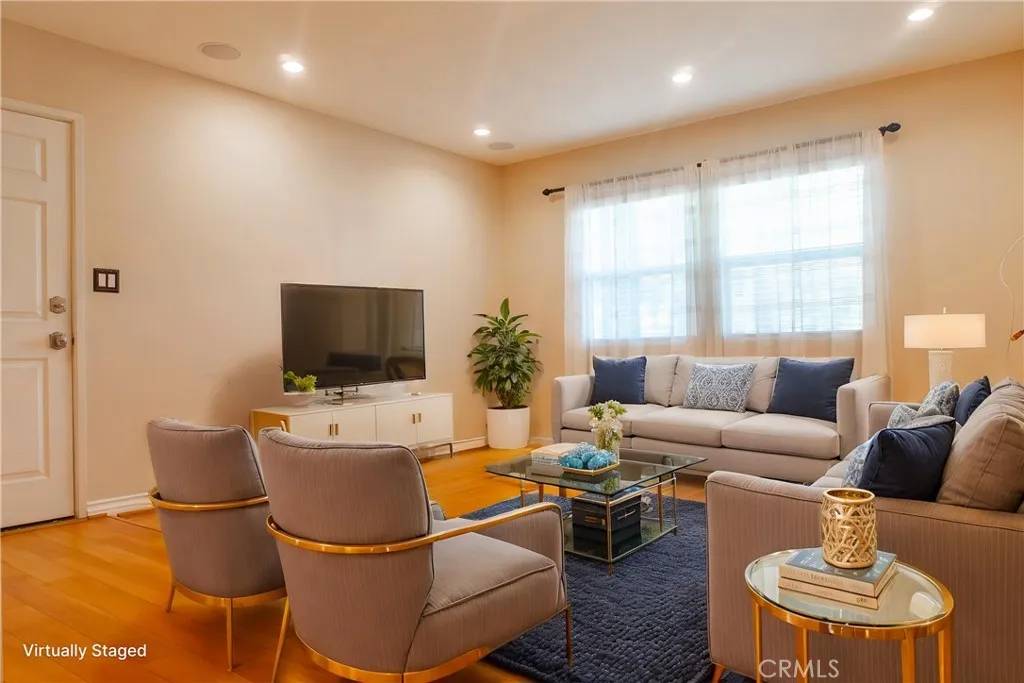 Los Angeles, CA 90016,3610 KALSMAN Drive #2