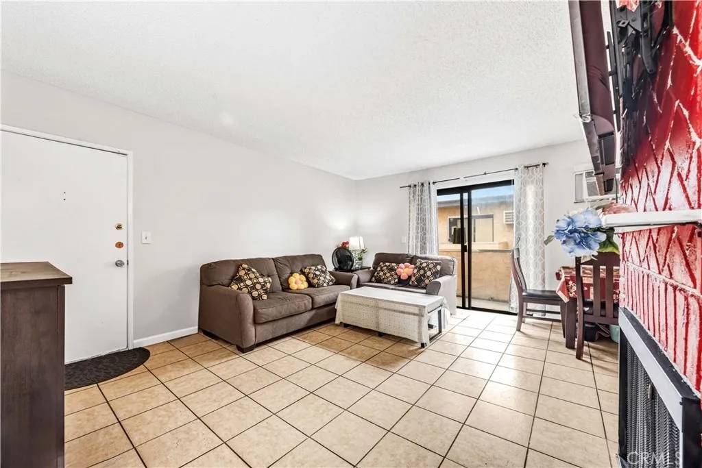 Panorama City, CA 91402,9054 Willis Avenue #21