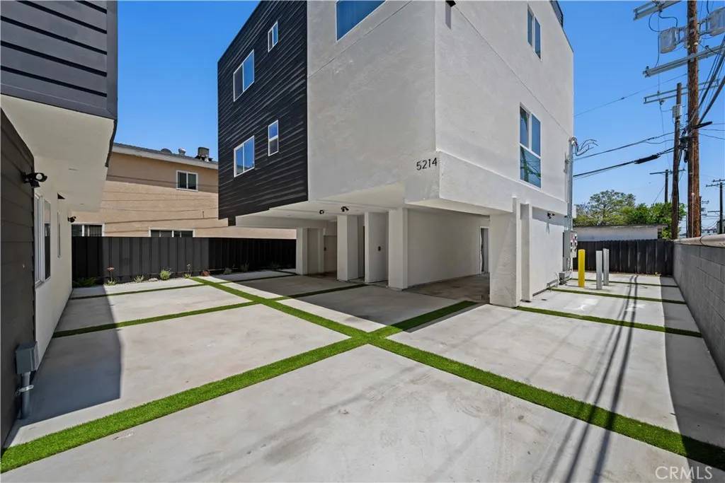 North Hollywood, CA 91601,5214 Auckland Avenue #1