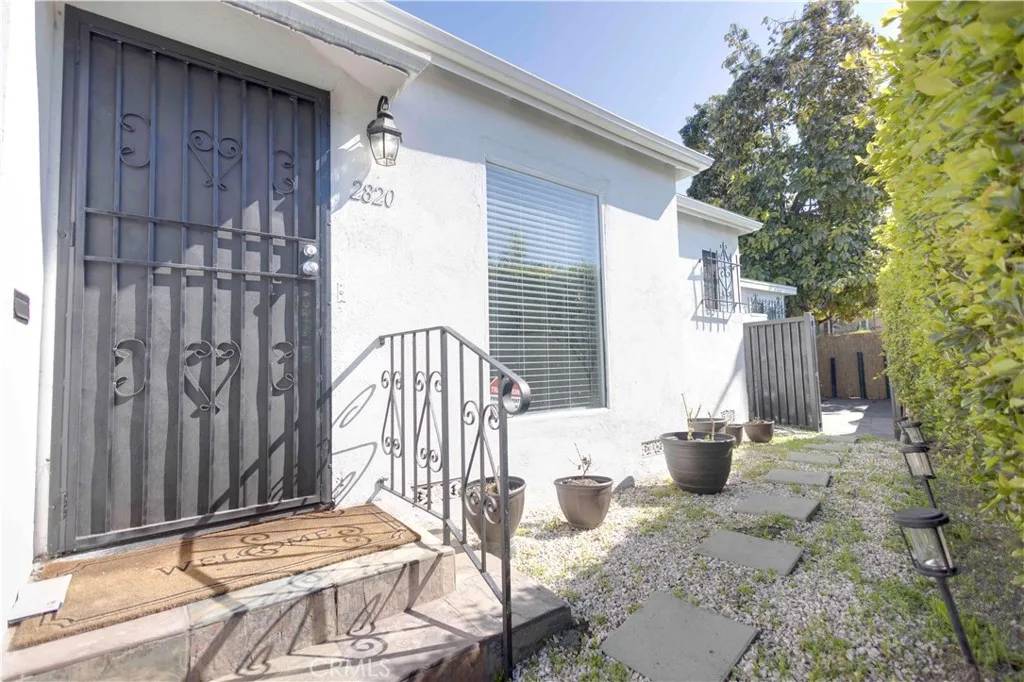 Los Angeles, CA 90016,2820 S La Brea Avenue