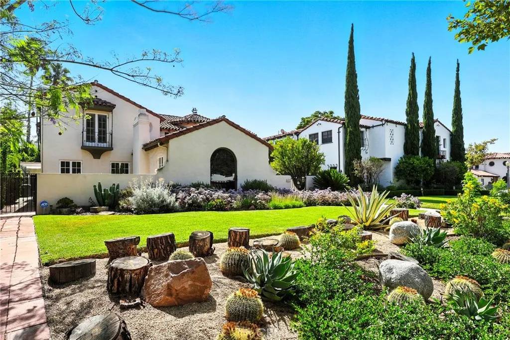 Los Angeles, CA 90004,408 North McCadden Place