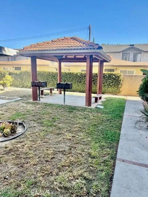 Paramount, CA 90723,15311 Gundry Avenue #16